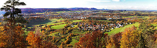 Auf dem Bild ist der Blick vom Braunenberg im Herbst zu sehen.