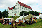 Auf dem Bild sind Lager beim Historischen Schlossfest in Wasseralfingen zu sehen.